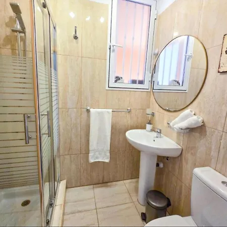House Helen Golf شقة *